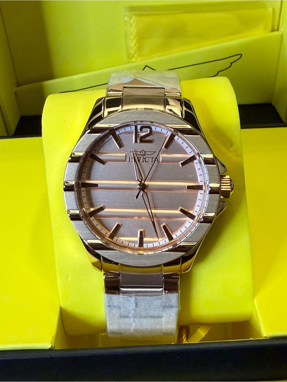 nvicta Speedway Model 50332 Men's Quartz watch